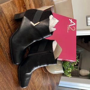 New in box Aerosole ankle boot